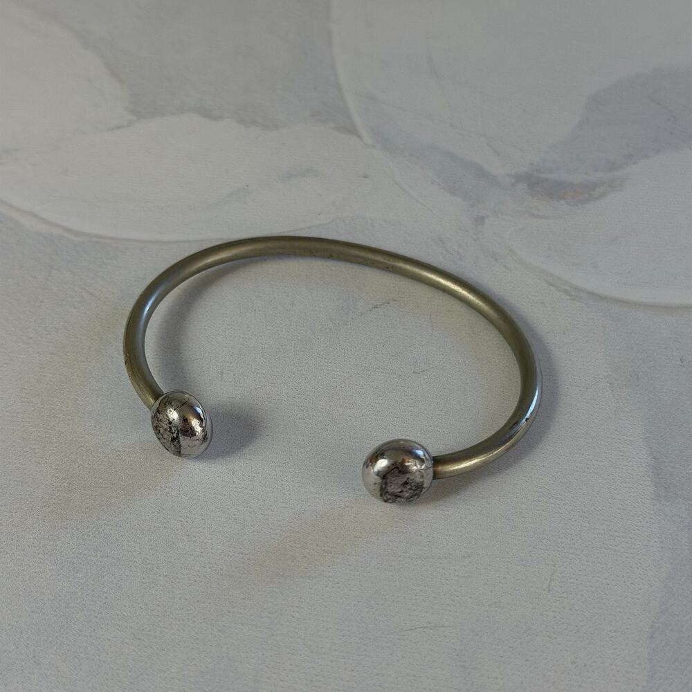 VTG 1980s Q-Ray Silver-Tone 6.5" Stainless Steel Open Bangle Healing Bracelet